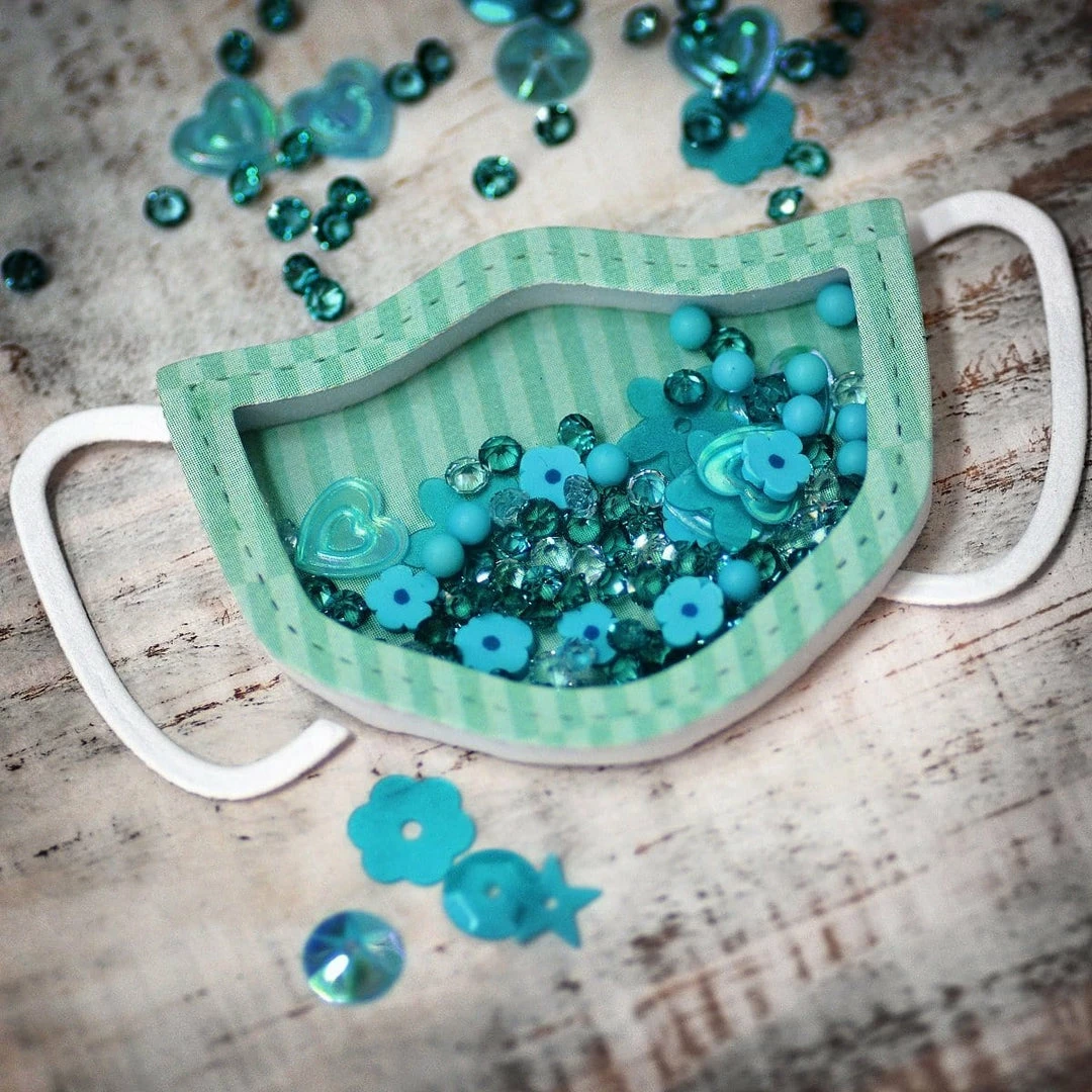 Queen & Co Mask Shaker Set 1 Queen & Co Mask Shaker Set