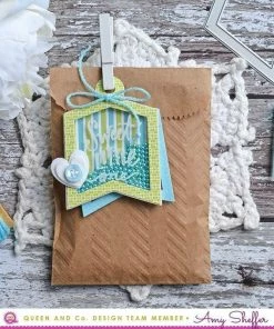 Queen & Co Shaped Shaker Tags