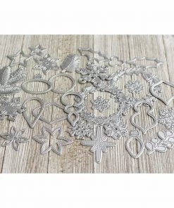 Queen & Co Holiday Foundations Dies